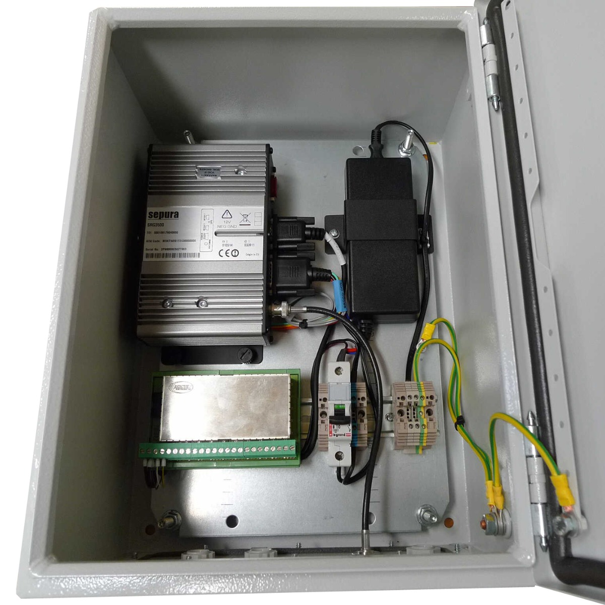 SoftEquip T8 (6 in/2 ut) Reläenhet Tetra, Väggmonterad